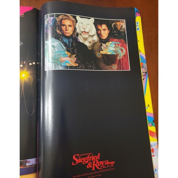 Ringling Bros Barnum and Bailey Souvenir Program and Magazine 121st Edition 1991 - Picture 6 of 9